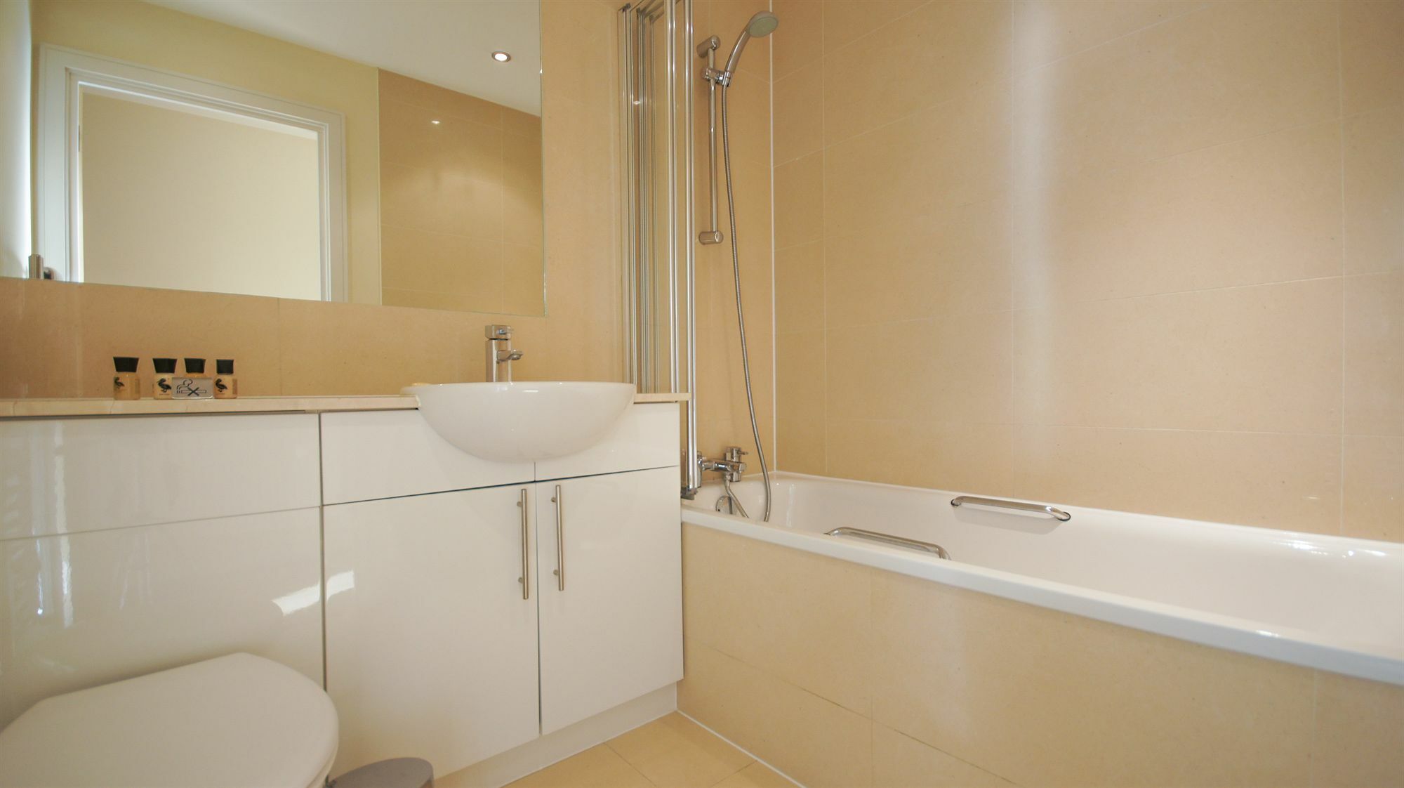 Crompton Court Apartments London Exterior photo